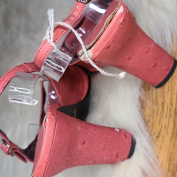 Vintage classified pink leather like heels size 6 - Picture 6 of 10